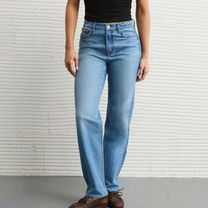 AE Strigid Super High-Waisted Baggy Straight Jean